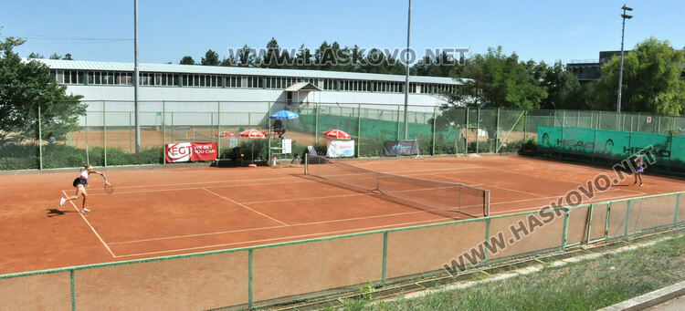 Теодора Найденова на сингъл и тандемът Стефанов/Димов триумфираха на тенис турнира в Хасково