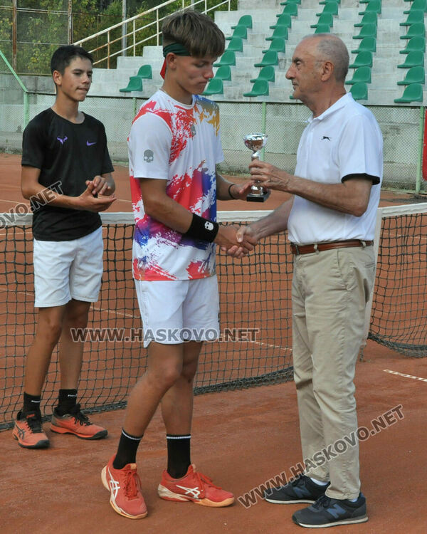 Росен Петров от ТК "Диана" се класира на второ място