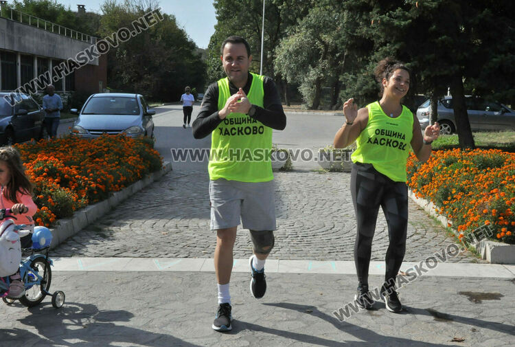 Служителите на екоинспекцията и на Община Хасково с показно на Ямача за добър дневен тонус