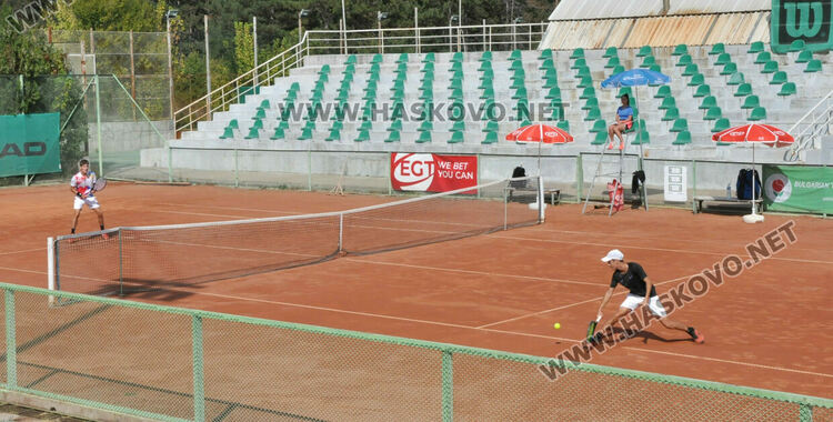Мартин Бонев триумфира на държавния тенис турнир в Хасково