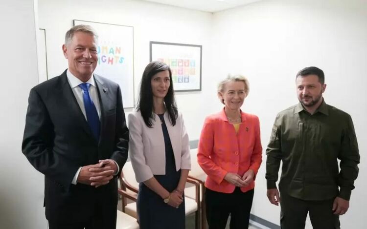 Радев не посмя да се яви пред Зеленски