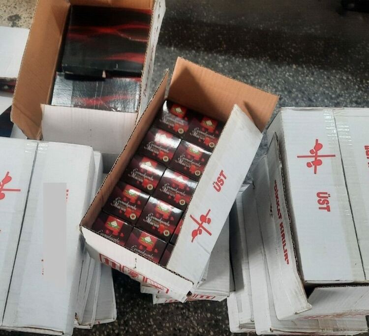 Откриха фалшиви стоки, стимуланти за полова мощ и чай за отслабване в тир