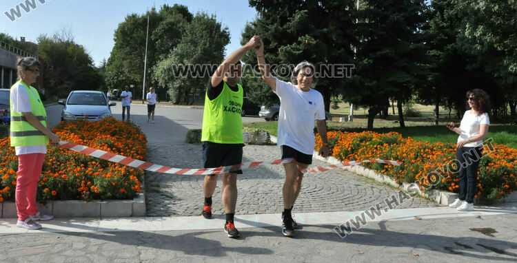 Служителите на екоинспекцията и на Община Хасково с показно на Ямача за добър дневен тонус