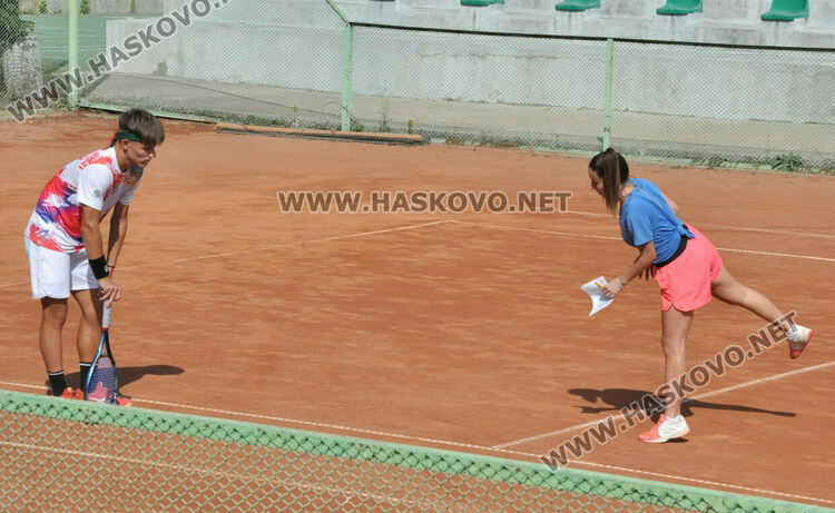 Мартин Бонев триумфира на държавния тенис турнир в Хасково