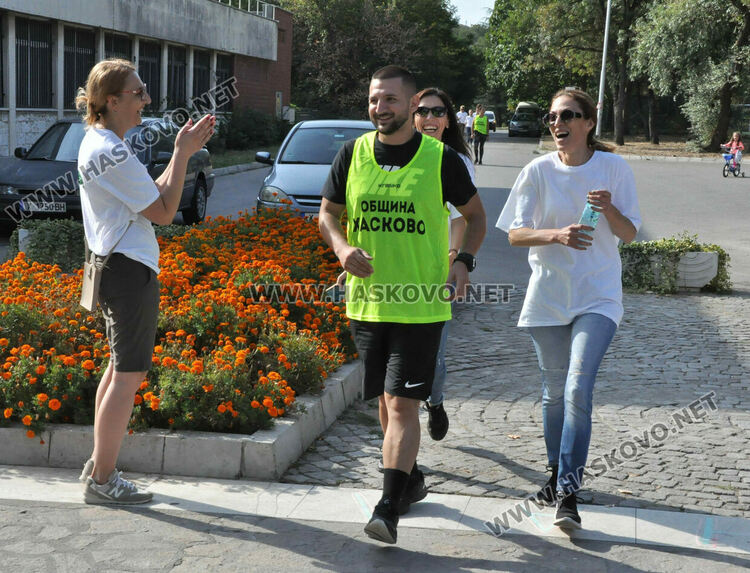 Служителите на екоинспекцията и на Община Хасково с показно на Ямача за добър дневен тонус