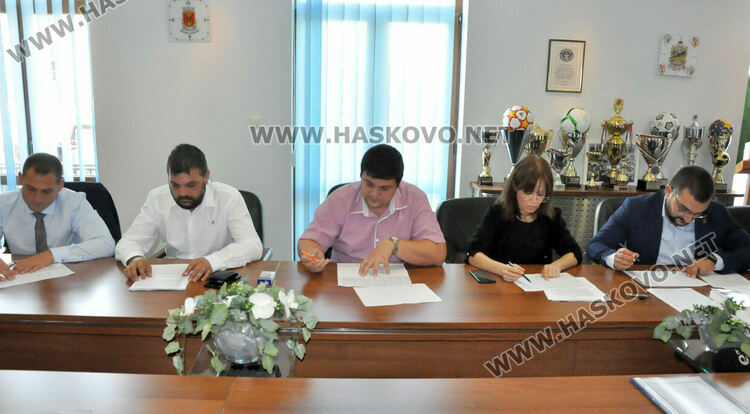Партиите в Хасково в дебати за ръководните позиции в 1/3 от СИК