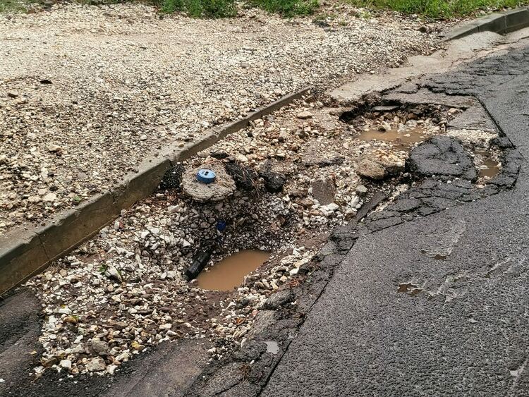 След пороя улици в Смолян се покриха с кал и чакъл от "водния цикъл"