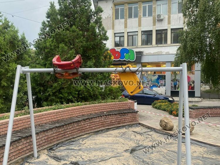 Шест детски площадки в Хасково са в процес на реновирани, 10 са готови