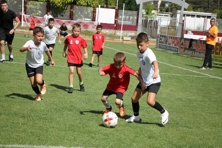 Около 200 бъдещи футболни таланти взеха участие в регионалното първенство за подготвителни групи в Ардино