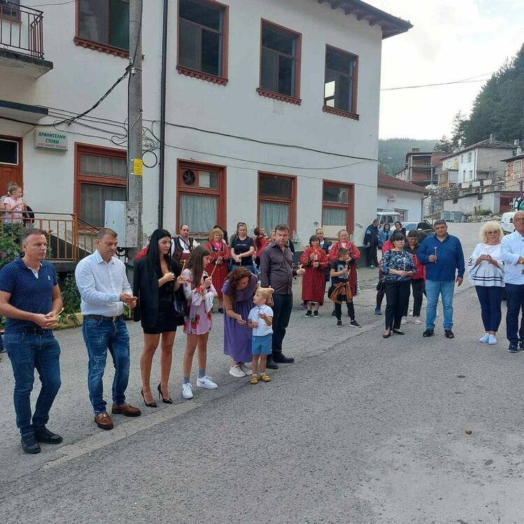 Кандидатът на БСП за кмет на Чепеларе Валентин Черпоков се регистрира в ОИК, заедно с листата за съветници