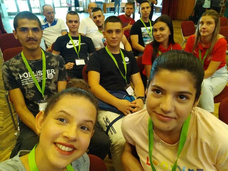 Гвардейци от Езиковата гимназия се срещнаха с Христо Стоичков в рамките на проект