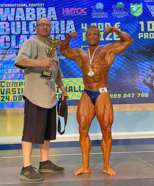 Треньорът Петър Добрев и Емилиян Стоянов