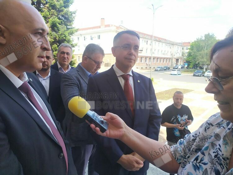 Ерол Мюмюн при регистрацията на ДПС в ОИК:Заедно да надградим Кърджали!