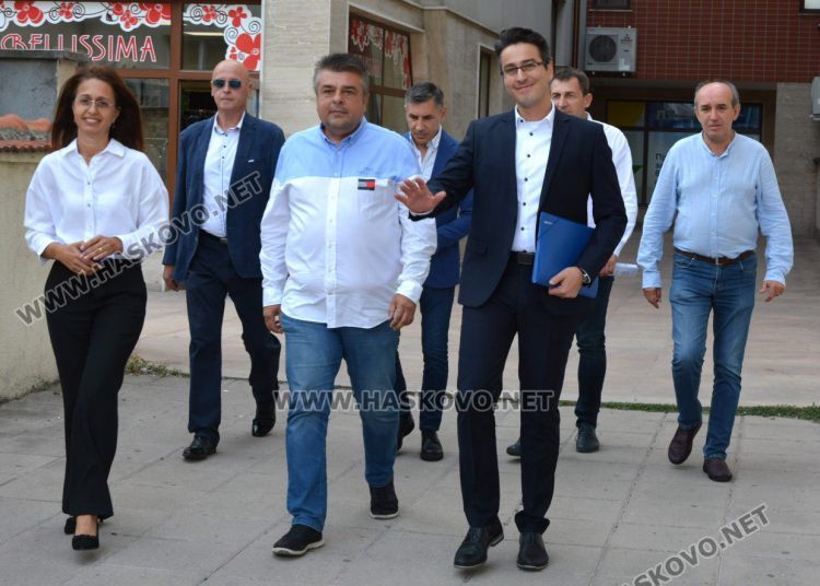 Атанас Атанасов оглави съветническата листата на „Продължаваме промяната-Демократична България“