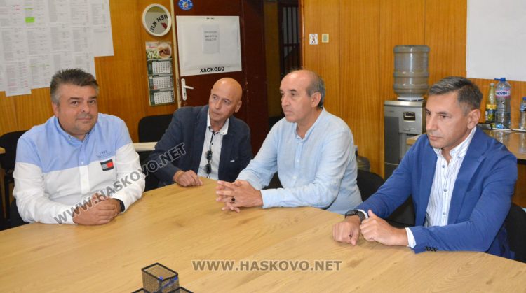 Атанас Атанасов оглави съветническата листата на „Продължаваме промяната-Демократична България“