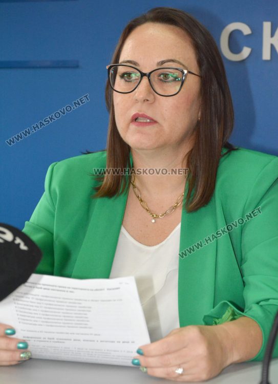 До 15 октомври приемат заявления за помощи за ученици, подлежат на връщане при 5 отсъствия за месец