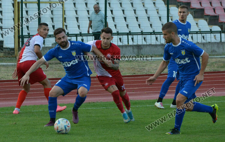 „Саяна Хасково“ и „Гигант“ не излъчиха победител в дербито на кръга 