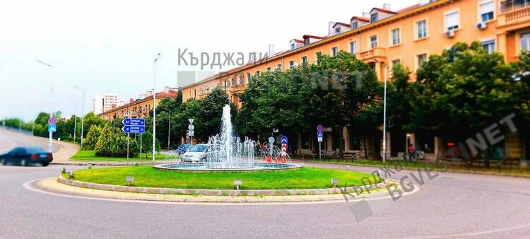 Баровец с "Порше"блъсна крумовградчанка в Димитровград,настанена е в болница