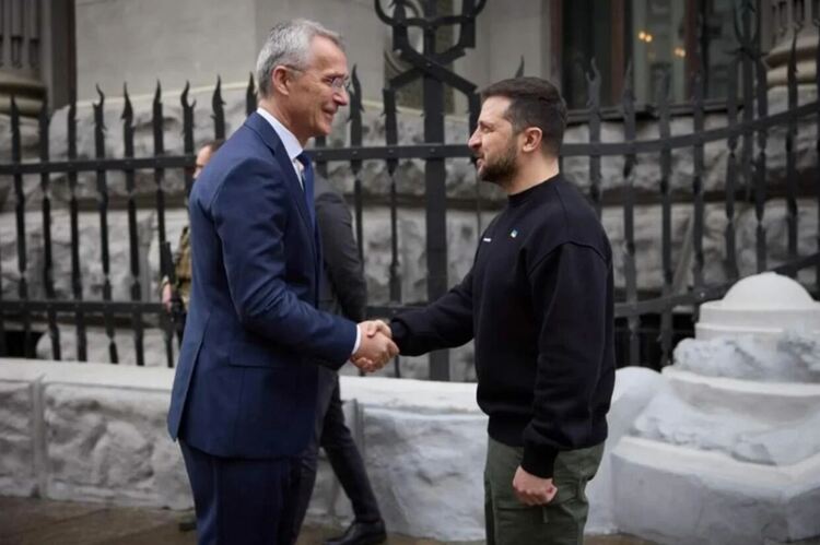 Столтенберг на изненадващо посещение в Киев