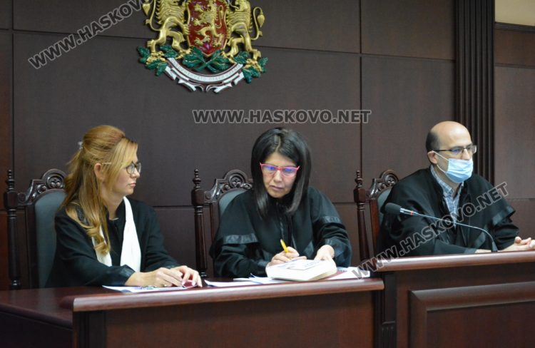Съдебният състав с председател Ива Байнова