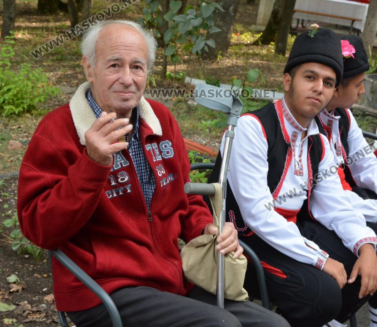С много настроение и приятели отбелязаха Деня на възрастните хора в дома на "Кенана"
