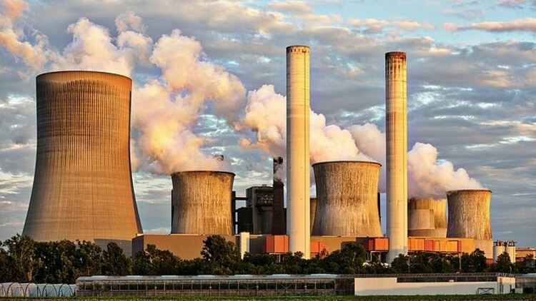 Работещите във въглищните централи блокират ключови пътища