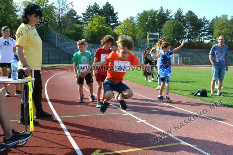 Близо 270 млади атлети се включиха в турнир в Хасково