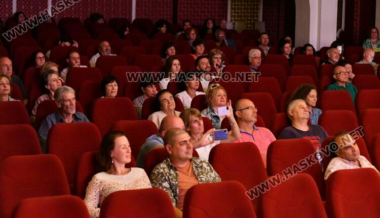 Джаз под звездите със звездно участие в последната вечер на фестивала в Хасково