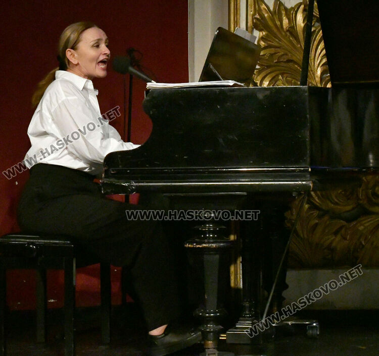 Джаз под звездите със звездно участие в последната вечер на фестивала в Хасково