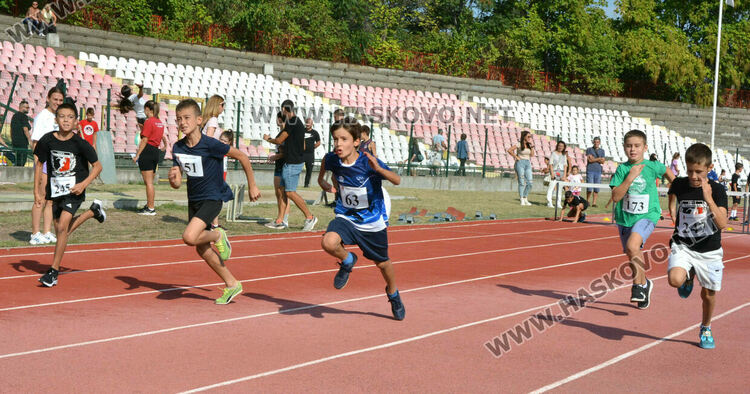 Близо 270 млади атлети се включиха в турнир в Хасково