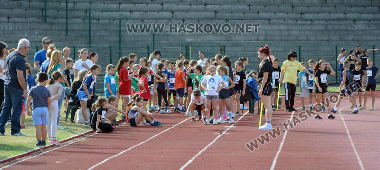 Близо 270 млади атлети се включиха в турнир в Хасково