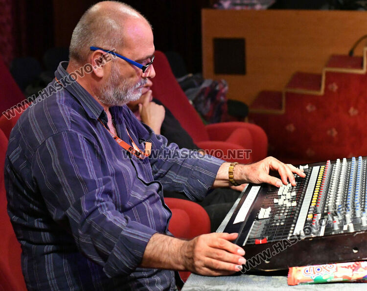 Джаз под звездите със звездно участие в последната вечер на фестивала в Хасково