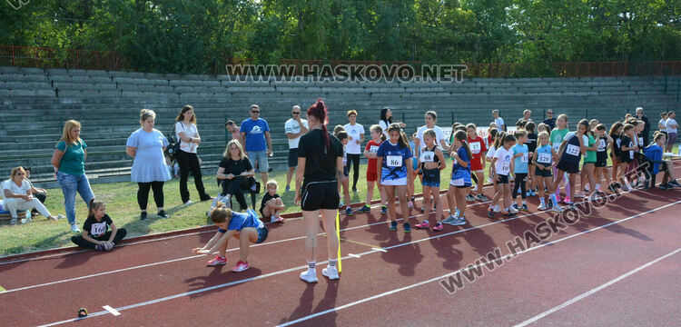 Близо 270 млади атлети се включиха в турнир в Хасково