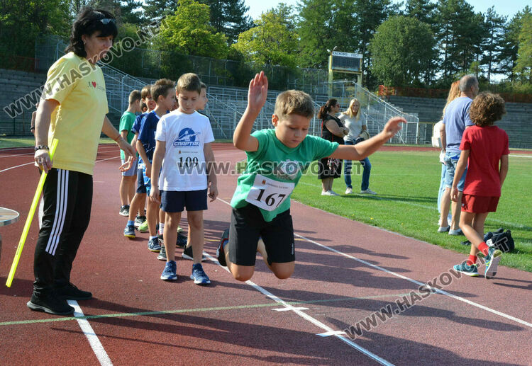 Близо 270 млади атлети се включиха в турнир в Хасково
