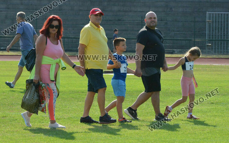 Близо 270 млади атлети се включиха в турнир в Хасково