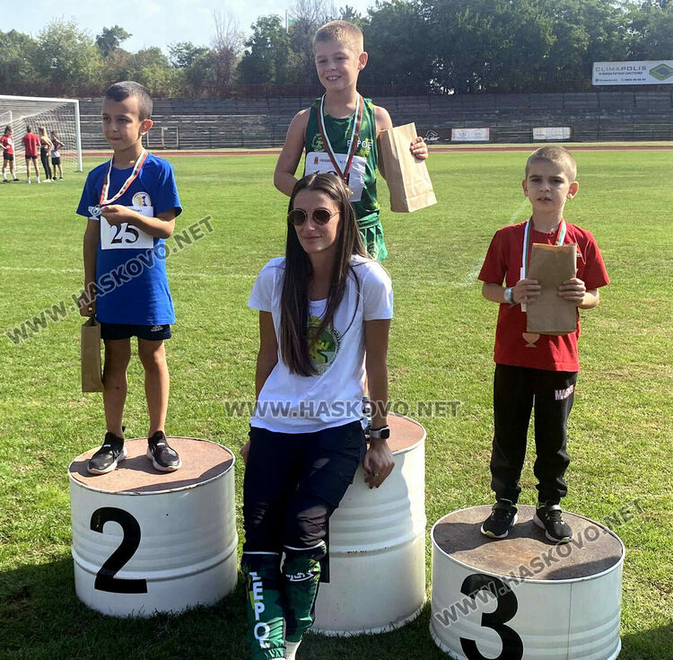 Близо 270 млади атлети се включиха в турнир в Хасково