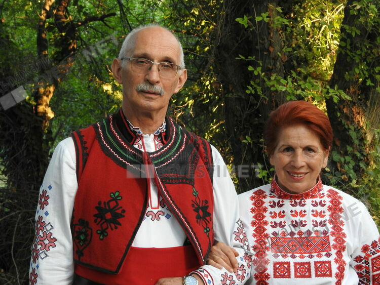 В Кърджали стартира инициативата „Неделно хоро”, танци се вият на площад „Освобождение”/снимки/