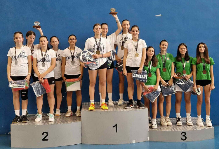 Титла и бронзови медали за бадминтонистите на „Хасково“ 