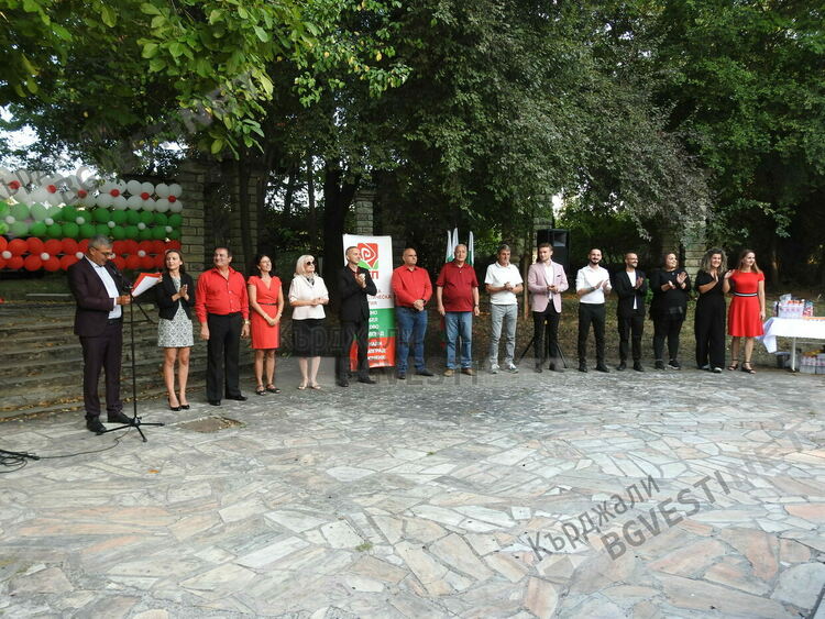  БСП откри кампанията си за местните избори в Кърджалийско, млади и стари са един до друг „За по-добър живот”