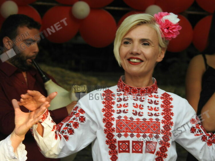  БСП откри кампанията си за местните избори в Кърджалийско, млади и стари са един до друг „За по-добър живот”