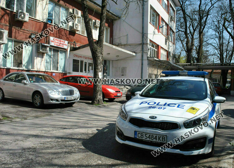 Задържаха мъж, бил жена си с дървен сап
