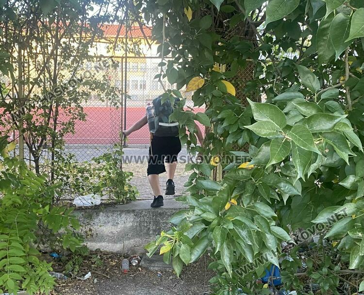 Родители със сигнал до Областна администрация за затворен подход към ОУ “Смирненски“