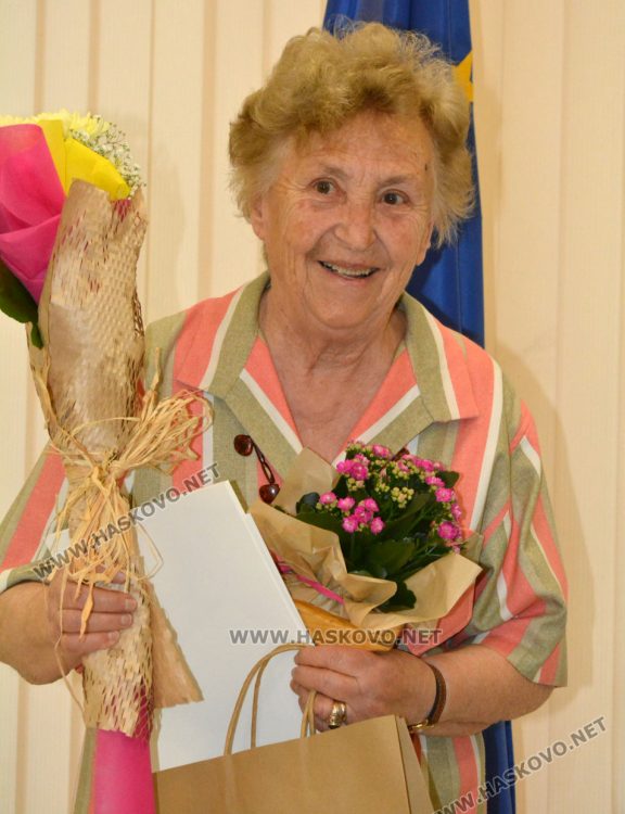 Областният управител и директорът РУО отличиха  заслужили учители от Хасковски регион