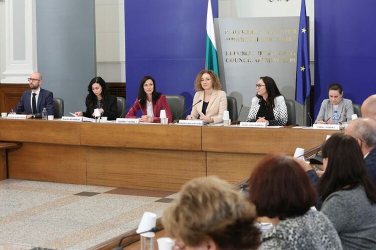 Тристранката заседава извънредно за новия размер на минималната заплата