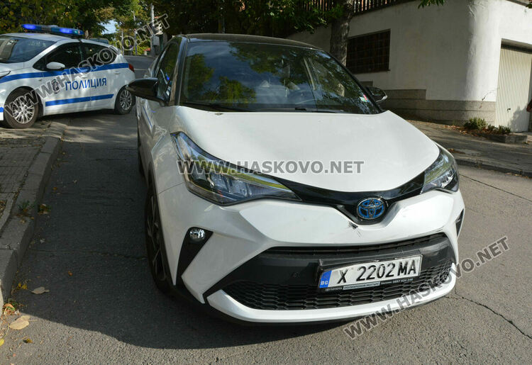 Фолксваген не спря на „Стоп“ и се заби в Тойота