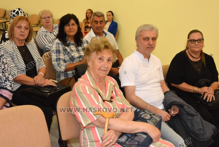 Областният управител и директорът РУО отличиха  заслужили учители от Хасковски регион