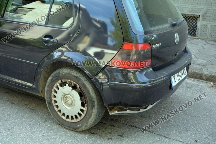 Фолксваген не спря на „Стоп“ и се заби в Тойота