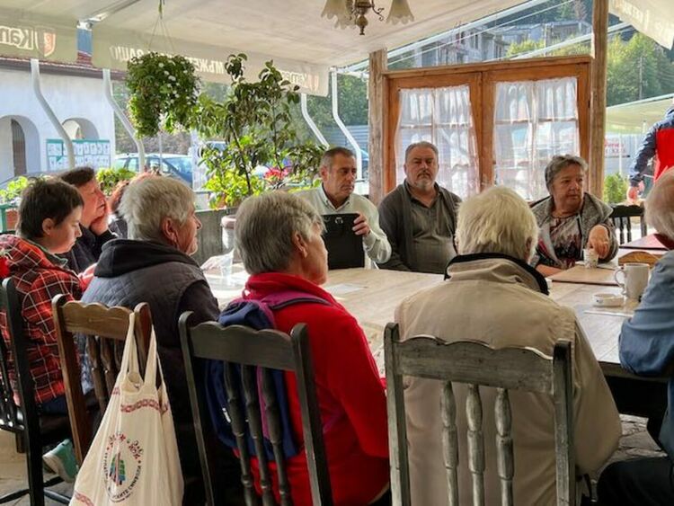 Решения за проблемите на малките населени места обсъди Димитър Кацаров,  кандидат кмет на община Смолян с жители на с. Стойките