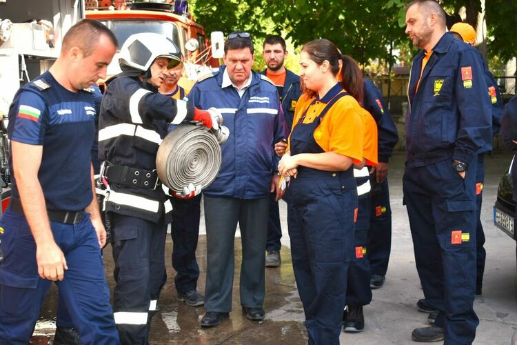 10 доброволци се присъединиха към ДФ „Асеневци“