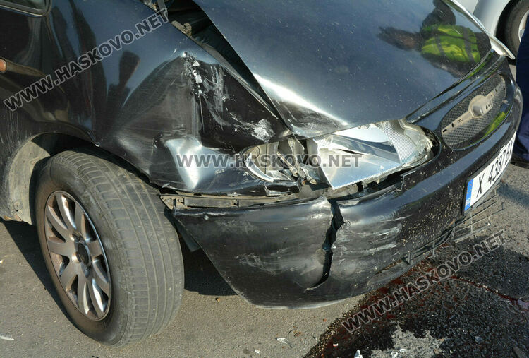 Жена пострада при катастрофа между Кадилак и Форд